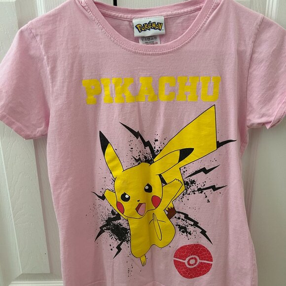 Pikachu t shirt - Picture 1 of 2